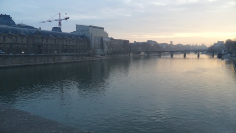 201102 Paris la grue