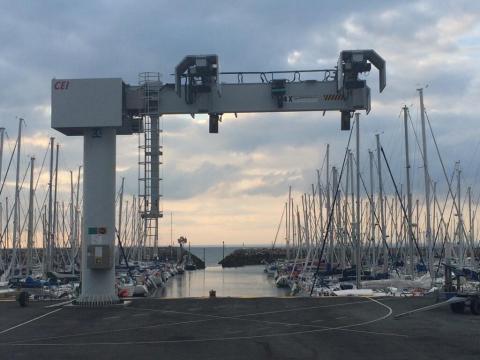 20140729 - Piriac sur Mer - grue a bateaux