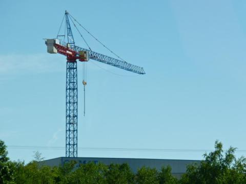 La grue qui voulait être aussi grande que le ciel