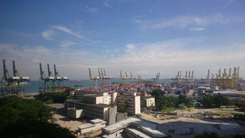 les-yeux-tournee-vers-la-mer